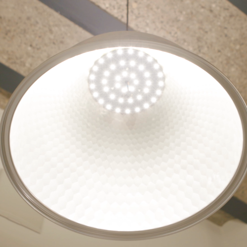 LIEHT Lichtplanung Loft Mannheim: Pendelleuchte mit LED-Feld