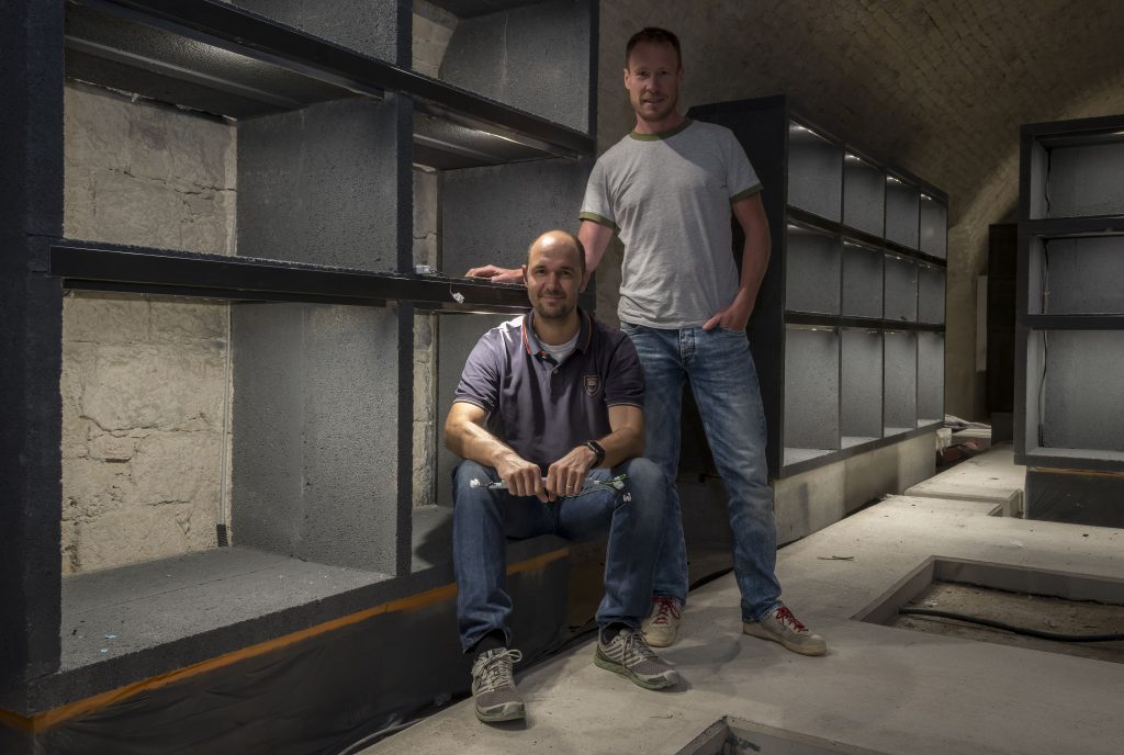 LIEHT Lichtplanung WINEBANK Mainz: Regalkonstruktion im Bauzustand